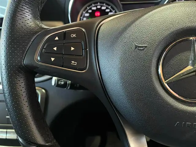 メルセデス・ベンツ ＧＬＡ２２０ 4マチック 道央・札幌 2018(平30)年 6.4万km カルサイトホワイト プレミアムパッケージ/　・パノラミックスライディングルーフ/　・harman/kardonサラウンド/　・アンビエントライト/　・メモリー付フルパワーシート/　・電動ランバーサポート/レーダーセーフティパッケージ/　・ACC/　・PRE-SAFE/　・ブラインドスポットアシスト/　・レーンキープアシスト/純正HDDナビ/フルセグTV/AppleCarPlay/AndroidAuto　/CD/DVD/SD/USB/Bluetooth/バックカメラ/パークトロニック