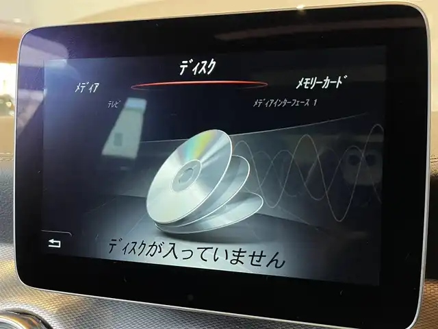 メルセデス・ベンツ ＧＬＡ２２０ 4マチック 道央・札幌 2018(平30)年 6.4万km カルサイトホワイト プレミアムパッケージ/　・パノラミックスライディングルーフ/　・harman/kardonサラウンド/　・アンビエントライト/　・メモリー付フルパワーシート/　・電動ランバーサポート/レーダーセーフティパッケージ/　・ACC/　・PRE-SAFE/　・ブラインドスポットアシスト/　・レーンキープアシスト/純正HDDナビ/フルセグTV/AppleCarPlay/AndroidAuto　/CD/DVD/SD/USB/Bluetooth/バックカメラ/パークトロニック