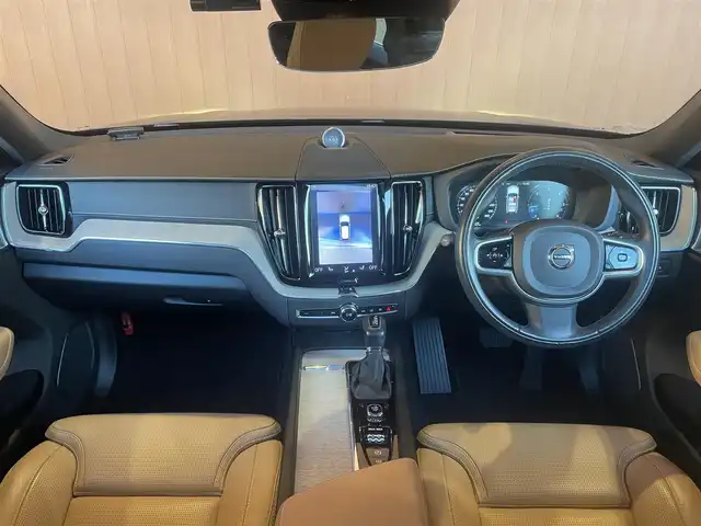 ボルボ ＸＣ６０ D4 AWD インスクリプション 愛知県 2020(令2)年 5.3万km オニキスブラックP パノラマサンルーフ/純正ナビ/フルセグTV/360度カメラ/Bowers＆Wilkinsサウンド/Bluetooth/茶革シート/シートヒーター/シートベンチレーション/ハンドルヒーター/ヘッドアップディスプレイ/ACC/LKA/BSM/純正19AW