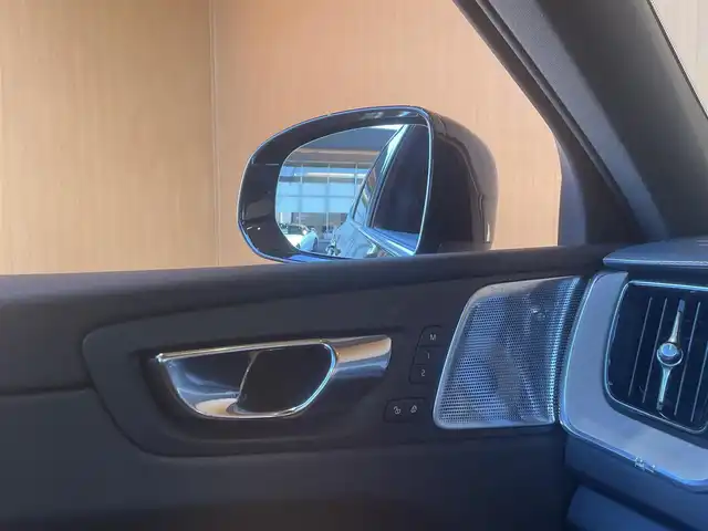 ボルボ ＸＣ６０ D4 AWD インスクリプション 愛知県 2020(令2)年 5.3万km オニキスブラックP パノラマサンルーフ/純正ナビ/フルセグTV/360度カメラ/Bowers＆Wilkinsサウンド/Bluetooth/茶革シート/シートヒーター/シートベンチレーション/ハンドルヒーター/ヘッドアップディスプレイ/ACC/LKA/BSM/純正19AW