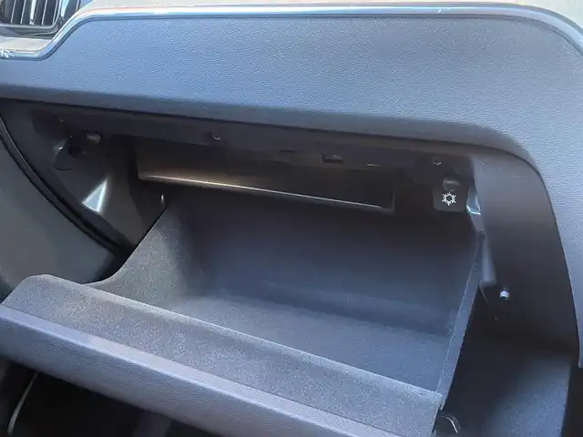 ボルボ ＸＣ６０ D4 AWD インスクリプション 愛知県 2020(令2)年 5.3万km オニキスブラックP パノラマサンルーフ/純正ナビ/フルセグTV/360度カメラ/Bowers＆Wilkinsサウンド/Bluetooth/茶革シート/シートヒーター/シートベンチレーション/ハンドルヒーター/ヘッドアップディスプレイ/ACC/LKA/BSM/純正19AW