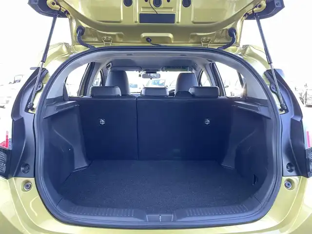 トヨタ アクア Z 東京都 2022(令4)年 0.9万km ブラスゴールドメタリック 純正10.5インチ大型ナビ/・AppleCarplay/・AndroidAuto/・Miracast/・Bluetooth接続/・フルセグTV/Toyota Safety Sense/・PCS(プリクラッシュセーフティー)/・LTA(レーントレーシングアシスト)/・RSA(ロードサインアシスト)/レーダークルーズコントロール（全車速追従機能付き）/BSM(ブラインドスポットモニター)/RCTA(リアクロストラフィックアラート)/PKSB(パーキングサポートブレーキ)/AHB(オートマチックハイビーム)/先行車発進告知機能/クリアランスソナー/ドライブレコーダ（F-CAM））/全方位モニター/ビルトインETC/レーダー探知（Yupiteru））/純正フロアマット/純正15インチアルミホイール/D席パワーシート/シートヒーター/ハンドルヒーター/100V充電/スマートキー/スペアキー/４WD/保証書/取扱説明書