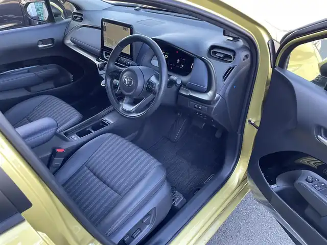 トヨタ アクア Z 東京都 2022(令4)年 0.9万km ブラスゴールドメタリック 純正10.5インチ大型ナビ/・AppleCarplay/・AndroidAuto/・Miracast/・Bluetooth接続/・フルセグTV/Toyota Safety Sense/・PCS(プリクラッシュセーフティー)/・LTA(レーントレーシングアシスト)/・RSA(ロードサインアシスト)/レーダークルーズコントロール（全車速追従機能付き）/BSM(ブラインドスポットモニター)/RCTA(リアクロストラフィックアラート)/PKSB(パーキングサポートブレーキ)/AHB(オートマチックハイビーム)/先行車発進告知機能/クリアランスソナー/ドライブレコーダ（F-CAM））/全方位モニター/ビルトインETC/レーダー探知（Yupiteru））/純正フロアマット/純正15インチアルミホイール/D席パワーシート/シートヒーター/ハンドルヒーター/100V充電/スマートキー/スペアキー/４WD/保証書/取扱説明書