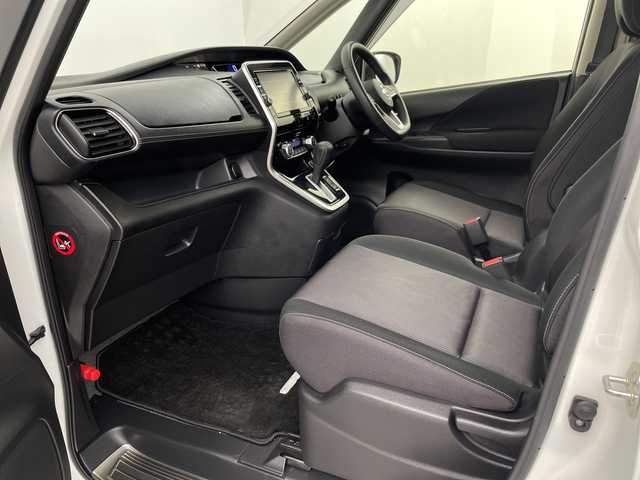 日産 セレナ ハイウェイスターVセレクションⅡ 埼玉県 2019(令1)年 4.6万km ブリリアントホワイトパール フリップダウンモニター/プロパイロット　/純正ナビ　/全方位カメラ/両側電動スライドドア　/衝突軽減ブレーキ　/駐車支援システム/レーンキープアシスト　/コーナーセンサー　/ビルトインＥＴＣ　/ドライブレコーダー　/純正フロアマット　/標識認識