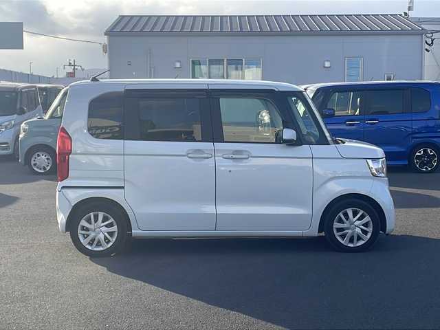 ホンダ Ｎ ＢＯＸ L 鹿児島県 2023(令5)年 2.1万km パール 社外オーディオ/Ｂｌｕｅｔｏｏｔｈ接続/ＣＤ再生可能/バックカメラ/両側パワースライドドア/コーナーセンサー/オートライト/スマートキー/スペアキー