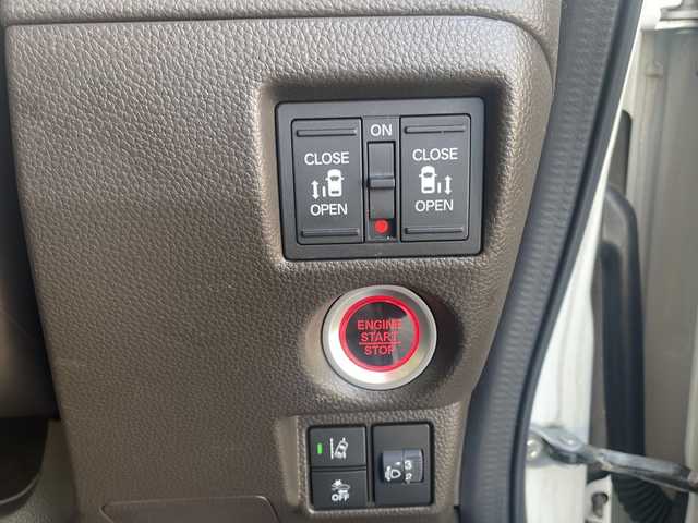 ホンダ Ｎ ＢＯＸ L 鹿児島県 2023(令5)年 2.1万km パール 社外オーディオ/Ｂｌｕｅｔｏｏｔｈ接続/ＣＤ再生可能/バックカメラ/両側パワースライドドア/コーナーセンサー/オートライト/スマートキー/スペアキー