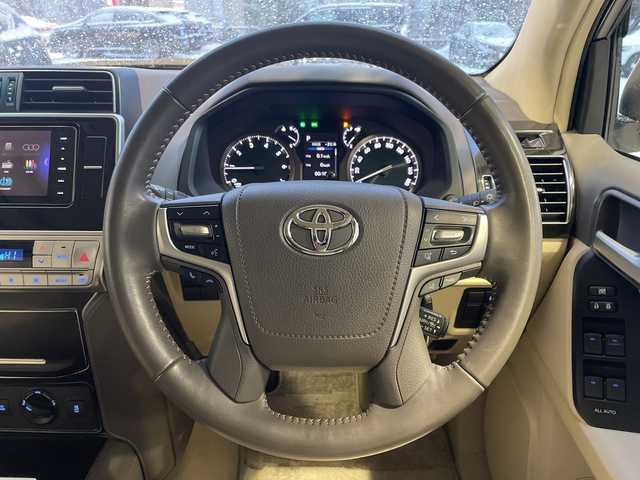 トヨタ ランドクルーザー プラド TX Lパッケージ 秋田県 2021(令3)年 4万km ホワイトパールクリスタルシャイン ・禁煙車両/・４WD/・純正ナビ/・フルセグTV（CD・DVD再生可）/・Bluetooth/・バックカメラ/・サンルーフ/・前席パワーシート/・前席シートヒーター/・レザーシート/・ETC/・追従式クルーズコントロール/・前後コーナーセンサー/・夏タイヤ積込み