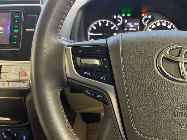 トヨタ ランドクルーザー プラド TX Lパッケージ 秋田県 2021(令3)年 4万km ホワイトパールクリスタルシャイン ・禁煙車両/・４WD/・純正ナビ/・フルセグTV（CD・DVD再生可）/・Bluetooth/・バックカメラ/・サンルーフ/・前席パワーシート/・前席シートヒーター/・レザーシート/・ETC/・追従式クルーズコントロール/・前後コーナーセンサー/・夏タイヤ積込み