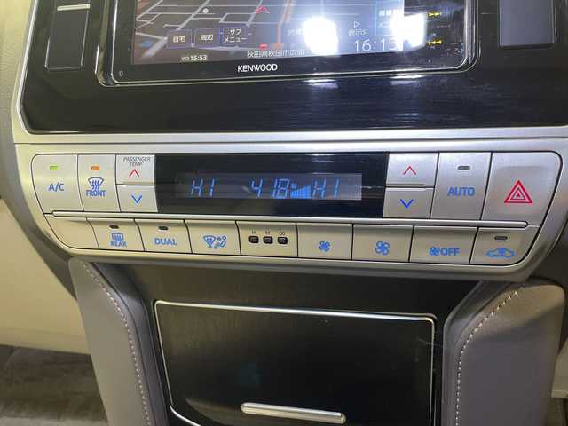 トヨタ ランドクルーザー プラド TX Lパッケージ 秋田県 2021(令3)年 4万km ホワイトパールクリスタルシャイン ・禁煙車両/・４WD/・純正ナビ/・フルセグTV（CD・DVD再生可）/・Bluetooth/・バックカメラ/・サンルーフ/・前席パワーシート/・前席シートヒーター/・レザーシート/・ETC/・追従式クルーズコントロール/・前後コーナーセンサー/・夏タイヤ積込み