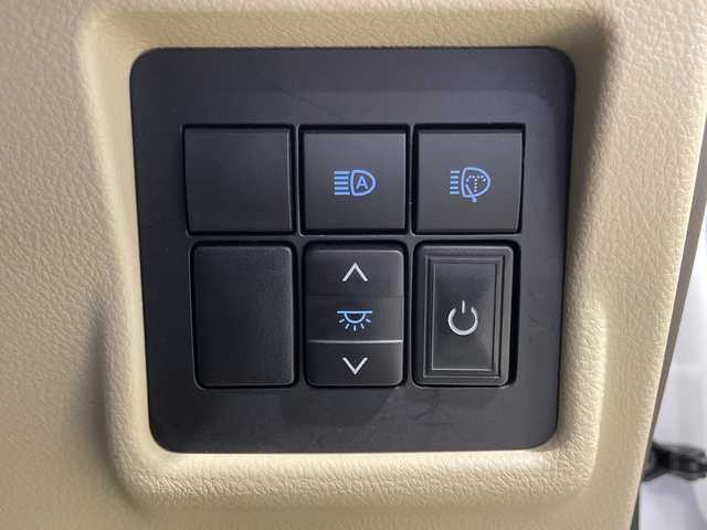 トヨタ ランドクルーザー プラド TX Lパッケージ 秋田県 2021(令3)年 4万km ホワイトパールクリスタルシャイン ・禁煙車両/・４WD/・純正ナビ/・フルセグTV（CD・DVD再生可）/・Bluetooth/・バックカメラ/・サンルーフ/・前席パワーシート/・前席シートヒーター/・レザーシート/・ETC/・追従式クルーズコントロール/・前後コーナーセンサー/・夏タイヤ積込み