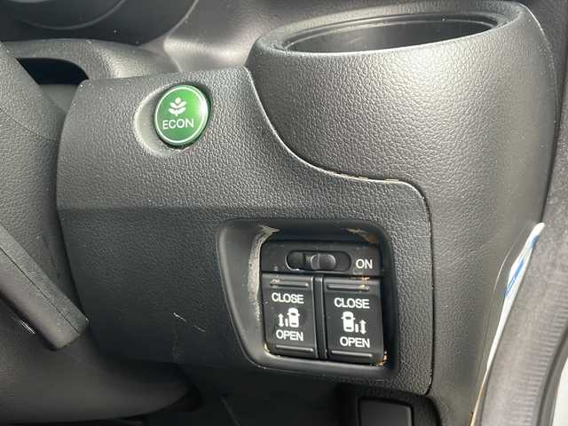 ホンダ Ｎ ＢＯＸ G Lパッケージ 新潟県 2015(平27)年 5.4万km プレミアムホワイトパールⅡ 4WD/メモリナビ:VXM-155VSi/（Bluetooth/FM/AM/ワンセグ）/バックカメラ/D/N席シートヒーター/両側パワースライドドア/純正14インチアルミホイール/プッシュスタート/ドアバイザー/社外ETC/HIDヘッドライト/オートライト/オートエアコン/衝突軽減ブレーキ