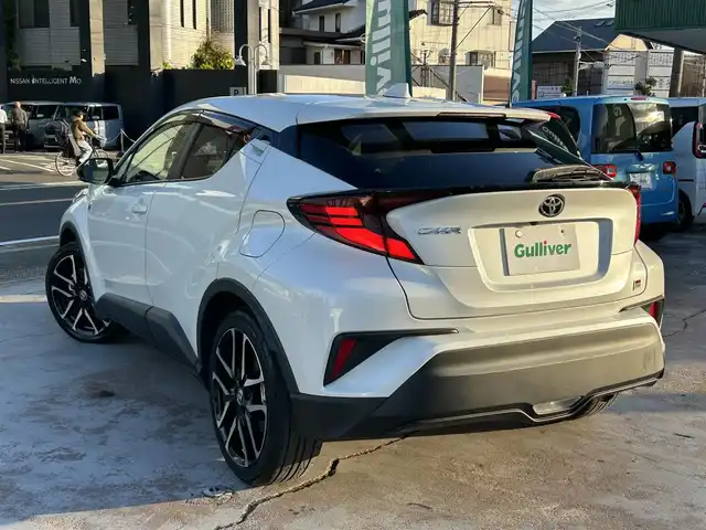 トヨタ Ｃ－ＨＲ S－T GRスポーツ 京都府 2020(令2)年 1.5万km ホワイトパールクリスタルシャイン  ワンオーナー/ 純正ディスプレイオーディオ/　・ナビ機能/　・BTオーディオ/　・AM/FM/　・全方位カメラ/ ハーフレザーシート/　・前席シートヒーター/ トヨタセーフティセンス/　・衝突軽減ブレーキ/　・車線逸脱警報/　・BSM/　・標識認識/　・オートハイビーム/　・レーダークルーズコントロール/　・ブレーキホールド/ ドライブレコーダー/ Bin ETC/ レーダー/ 純正フロアマット/ LEDヘッドライト/ フォグライト/ 純正19インチアルミホイール