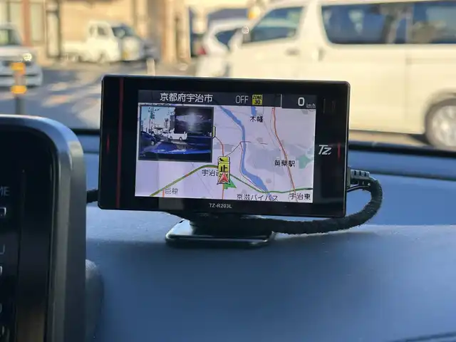 トヨタ Ｃ－ＨＲ S－T GRスポーツ 京都府 2020(令2)年 1.5万km ホワイトパールクリスタルシャイン  ワンオーナー/ 純正ディスプレイオーディオ/　・ナビ機能/　・BTオーディオ/　・AM/FM/　・全方位カメラ/ ハーフレザーシート/　・前席シートヒーター/ トヨタセーフティセンス/　・衝突軽減ブレーキ/　・車線逸脱警報/　・BSM/　・標識認識/　・オートハイビーム/　・レーダークルーズコントロール/　・ブレーキホールド/ ドライブレコーダー/ Bin ETC/ レーダー/ 純正フロアマット/ LEDヘッドライト/ フォグライト/ 純正19インチアルミホイール