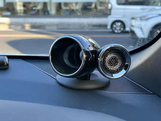 トヨタ Ｃ－ＨＲ S－T GRスポーツ 京都府 2020(令2)年 1.5万km ホワイトパールクリスタルシャイン  ワンオーナー/ 純正ディスプレイオーディオ/　・ナビ機能/　・BTオーディオ/　・AM/FM/　・全方位カメラ/ ハーフレザーシート/　・前席シートヒーター/ トヨタセーフティセンス/　・衝突軽減ブレーキ/　・車線逸脱警報/　・BSM/　・標識認識/　・オートハイビーム/　・レーダークルーズコントロール/　・ブレーキホールド/ ドライブレコーダー/ Bin ETC/ レーダー/ 純正フロアマット/ LEDヘッドライト/ フォグライト/ 純正19インチアルミホイール