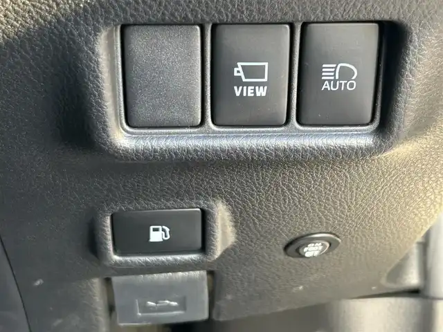 トヨタ Ｃ－ＨＲ S－T GRスポーツ 京都府 2020(令2)年 1.5万km ホワイトパールクリスタルシャイン  ワンオーナー/ 純正ディスプレイオーディオ/　・ナビ機能/　・BTオーディオ/　・AM/FM/　・全方位カメラ/ ハーフレザーシート/　・前席シートヒーター/ トヨタセーフティセンス/　・衝突軽減ブレーキ/　・車線逸脱警報/　・BSM/　・標識認識/　・オートハイビーム/　・レーダークルーズコントロール/　・ブレーキホールド/ ドライブレコーダー/ Bin ETC/ レーダー/ 純正フロアマット/ LEDヘッドライト/ フォグライト/ 純正19インチアルミホイール