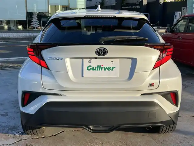 トヨタ Ｃ－ＨＲ S－T GRスポーツ 京都府 2020(令2)年 1.5万km ホワイトパールクリスタルシャイン  ワンオーナー/ 純正ディスプレイオーディオ/　・ナビ機能/　・BTオーディオ/　・AM/FM/　・全方位カメラ/ ハーフレザーシート/　・前席シートヒーター/ トヨタセーフティセンス/　・衝突軽減ブレーキ/　・車線逸脱警報/　・BSM/　・標識認識/　・オートハイビーム/　・レーダークルーズコントロール/　・ブレーキホールド/ ドライブレコーダー/ Bin ETC/ レーダー/ 純正フロアマット/ LEDヘッドライト/ フォグライト/ 純正19インチアルミホイール