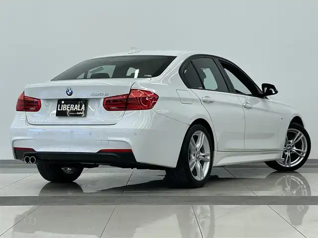 ＢＭＷ ３２０ｄ Mスポーツ 岡山県 2018(平30)年 3.2万km アルピンホワイトⅢ BMW純正iDrive/社外地デジ（フルセグ）/リアカメラ/BMWアシスタンス/エマージェンシーサービス/カスタマーインタラクション/シートヒーター/パドルシフト/パーキングベンチレーション/ACC/スピードリミッター/インテリアライト/ドラレコ（F）/インテリジェントセーフティー/・衝突警告/・歩行者警告/・車線逸脱警告/・車線変更警告/オートライト/オートワイパー/フォグライト/ミラー一体型ETC/SOSコール/フットオープナー/PDC（F/R）/ポプラウッドトリム