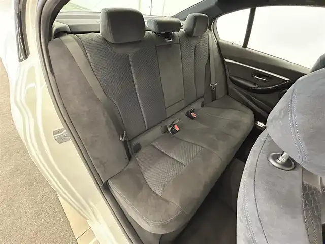 ＢＭＷ ３２０ｄ Mスポーツ 岡山県 2018(平30)年 3.2万km アルピンホワイトⅢ BMW純正iDrive/社外地デジ（フルセグ）/リアカメラ/BMWアシスタンス/エマージェンシーサービス/カスタマーインタラクション/シートヒーター/パドルシフト/パーキングベンチレーション/ACC/スピードリミッター/インテリアライト/ドラレコ（F）/インテリジェントセーフティー/・衝突警告/・歩行者警告/・車線逸脱警告/・車線変更警告/オートライト/オートワイパー/フォグライト/ミラー一体型ETC/SOSコール/フットオープナー/PDC（F/R）/ポプラウッドトリム