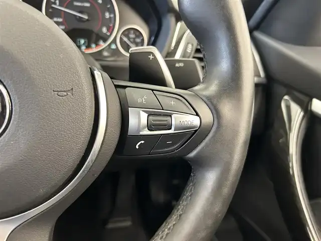 ＢＭＷ ３２０ｄ Mスポーツ 岡山県 2018(平30)年 3.2万km アルピンホワイトⅢ BMW純正iDrive/社外地デジ（フルセグ）/リアカメラ/BMWアシスタンス/エマージェンシーサービス/カスタマーインタラクション/シートヒーター/パドルシフト/パーキングベンチレーション/ACC/スピードリミッター/インテリアライト/ドラレコ（F）/インテリジェントセーフティー/・衝突警告/・歩行者警告/・車線逸脱警告/・車線変更警告/オートライト/オートワイパー/フォグライト/ミラー一体型ETC/SOSコール/フットオープナー/PDC（F/R）/ポプラウッドトリム
