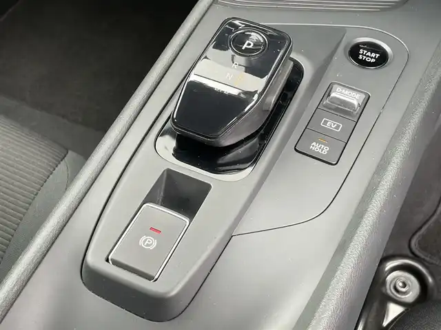 日産 ノート S 香川県 2021(令3)年 4.6万km ブリリアントシルバー 純正ディスプレイオーディオ/Bluetooth Audio/USB接続/アラウンドビューモニター/デジタルインナーミラー/スマートキーx2/プッシュスタート/衝突被害軽減ブレーキ/ブラインドスポットモニター/コーナーセンサー/ETC/LEDライト/オートライト