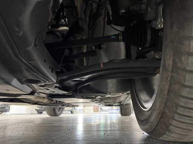 日産 オーラ G レザーエディション 香川県 2022(令4)年 3.8万km ピュアホワイトパール e-POWER（発電用エンジン/モーター駆動）/FF/フロアe-CVT/純正 9型ナビ MJ321D-L/（iPod/SD/FM/AM/TV/USB/Bluetooth/CD/DVD/REC AUDIO/ドラレコ）/インテリジェント アラウンドビューモニター（移動物検知機能付）/ドライブレコーダー 前後/ビルトイン ETC2.0/安全装備/・インテリジェント エマージェンシーブレーキ/・踏み間違い衝突防止アシスト/・標識検知機能（進入禁止、最高速度、一時停止）/・インテリジェント FCW（前方衝突予測警報）/・LDW（車線逸脱警報）/・インテリジェント DA（ふらつき警報）/・インテリジェント LI（車線逸脱防止支援システム）/・フロント & バックソナー/・インテリジェント BSI（後側方衝突防止支援システム）/・BSW（後側方車両検知警報）/・RCTA（後退時車両検知警報）/装備/・本革シート/・インテリジェント ルームミラー（デジタルインナーミラー）/・LEDヘッドライト/・アダプティブLEDヘッドライト（ハイビームアシスト付）/・電動パーキングブレーキ/・オートブレーキホールド/・USB電源ソケット/・純正17inAW/・保/取/ナビ取/ドラレコ取/・予備インテリキーx1