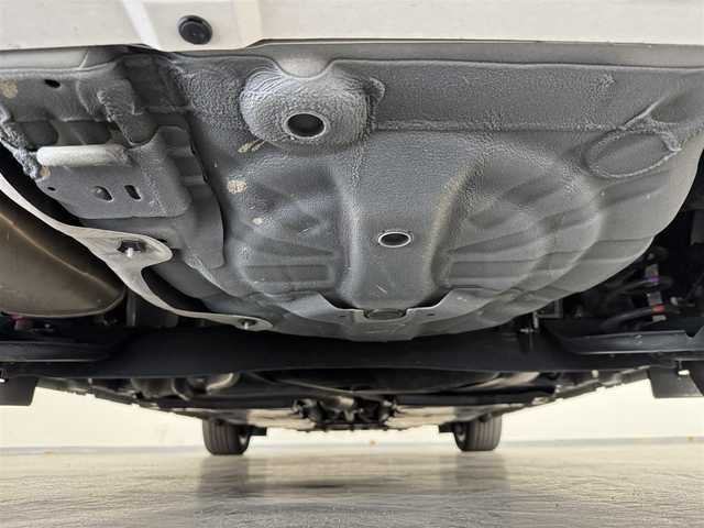 日産 オーラ G レザーエディション 香川県 2022(令4)年 3.8万km ピュアホワイトパール e-POWER（発電用エンジン/モーター駆動）/FF/フロアe-CVT/純正 9型ナビ MJ321D-L/（iPod/SD/FM/AM/TV/USB/Bluetooth/CD/DVD/REC AUDIO/ドラレコ）/インテリジェント アラウンドビューモニター（移動物検知機能付）/ドライブレコーダー 前後/ビルトイン ETC2.0/安全装備/・インテリジェント エマージェンシーブレーキ/・踏み間違い衝突防止アシスト/・標識検知機能（進入禁止、最高速度、一時停止）/・インテリジェント FCW（前方衝突予測警報）/・LDW（車線逸脱警報）/・インテリジェント DA（ふらつき警報）/・インテリジェント LI（車線逸脱防止支援システム）/・フロント & バックソナー/・インテリジェント BSI（後側方衝突防止支援システム）/・BSW（後側方車両検知警報）/・RCTA（後退時車両検知警報）/装備/・本革シート/・インテリジェント ルームミラー（デジタルインナーミラー）/・LEDヘッドライト/・アダプティブLEDヘッドライト（ハイビームアシスト付）/・電動パーキングブレーキ/・オートブレーキホールド/・USB電源ソケット/・純正17inAW/・保/取/ナビ取/ドラレコ取/・予備インテリキーx1