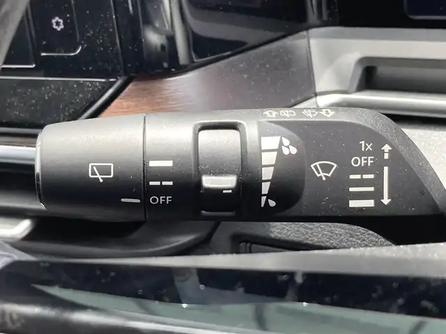 日産 オーラ G レザーエディション 香川県 2022(令4)年 3.8万km ピュアホワイトパール e-POWER（発電用エンジン/モーター駆動）/FF/フロアe-CVT/純正 9型ナビ MJ321D-L/（iPod/SD/FM/AM/TV/USB/Bluetooth/CD/DVD/REC AUDIO/ドラレコ）/インテリジェント アラウンドビューモニター（移動物検知機能付）/ドライブレコーダー 前後/ビルトイン ETC2.0/安全装備/・インテリジェント エマージェンシーブレーキ/・踏み間違い衝突防止アシスト/・標識検知機能（進入禁止、最高速度、一時停止）/・インテリジェント FCW（前方衝突予測警報）/・LDW（車線逸脱警報）/・インテリジェント DA（ふらつき警報）/・インテリジェント LI（車線逸脱防止支援システム）/・フロント & バックソナー/・インテリジェント BSI（後側方衝突防止支援システム）/・BSW（後側方車両検知警報）/・RCTA（後退時車両検知警報）/装備/・本革シート/・インテリジェント ルームミラー（デジタルインナーミラー）/・LEDヘッドライト/・アダプティブLEDヘッドライト（ハイビームアシスト付）/・電動パーキングブレーキ/・オートブレーキホールド/・USB電源ソケット/・純正17inAW/・保/取/ナビ取/ドラレコ取/・予備インテリキーx1