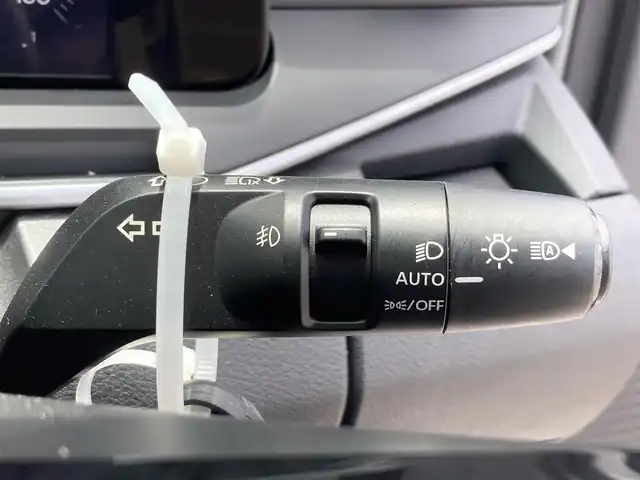 日産 オーラ G レザーエディション 香川県 2022(令4)年 3.8万km ピュアホワイトパール e-POWER（発電用エンジン/モーター駆動）/FF/フロアe-CVT/純正 9型ナビ MJ321D-L/（iPod/SD/FM/AM/TV/USB/Bluetooth/CD/DVD/REC AUDIO/ドラレコ）/インテリジェント アラウンドビューモニター（移動物検知機能付）/ドライブレコーダー 前後/ビルトイン ETC2.0/安全装備/・インテリジェント エマージェンシーブレーキ/・踏み間違い衝突防止アシスト/・標識検知機能（進入禁止、最高速度、一時停止）/・インテリジェント FCW（前方衝突予測警報）/・LDW（車線逸脱警報）/・インテリジェント DA（ふらつき警報）/・インテリジェント LI（車線逸脱防止支援システム）/・フロント & バックソナー/・インテリジェント BSI（後側方衝突防止支援システム）/・BSW（後側方車両検知警報）/・RCTA（後退時車両検知警報）/装備/・本革シート/・インテリジェント ルームミラー（デジタルインナーミラー）/・LEDヘッドライト/・アダプティブLEDヘッドライト（ハイビームアシスト付）/・電動パーキングブレーキ/・オートブレーキホールド/・USB電源ソケット/・純正17inAW/・保/取/ナビ取/ドラレコ取/・予備インテリキーx1
