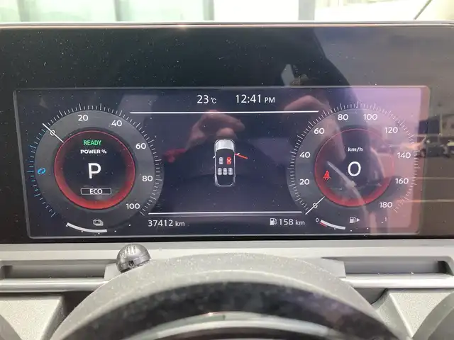 日産 オーラ G レザーエディション 香川県 2022(令4)年 3.8万km ピュアホワイトパール e-POWER（発電用エンジン/モーター駆動）/FF/フロアe-CVT/純正 9型ナビ MJ321D-L/（iPod/SD/FM/AM/TV/USB/Bluetooth/CD/DVD/REC AUDIO/ドラレコ）/インテリジェント アラウンドビューモニター（移動物検知機能付）/ドライブレコーダー 前後/ビルトイン ETC2.0/安全装備/・インテリジェント エマージェンシーブレーキ/・踏み間違い衝突防止アシスト/・標識検知機能（進入禁止、最高速度、一時停止）/・インテリジェント FCW（前方衝突予測警報）/・LDW（車線逸脱警報）/・インテリジェント DA（ふらつき警報）/・インテリジェント LI（車線逸脱防止支援システム）/・フロント & バックソナー/・インテリジェント BSI（後側方衝突防止支援システム）/・BSW（後側方車両検知警報）/・RCTA（後退時車両検知警報）/装備/・本革シート/・インテリジェント ルームミラー（デジタルインナーミラー）/・LEDヘッドライト/・アダプティブLEDヘッドライト（ハイビームアシスト付）/・電動パーキングブレーキ/・オートブレーキホールド/・USB電源ソケット/・純正17inAW/・保/取/ナビ取/ドラレコ取/・予備インテリキーx1