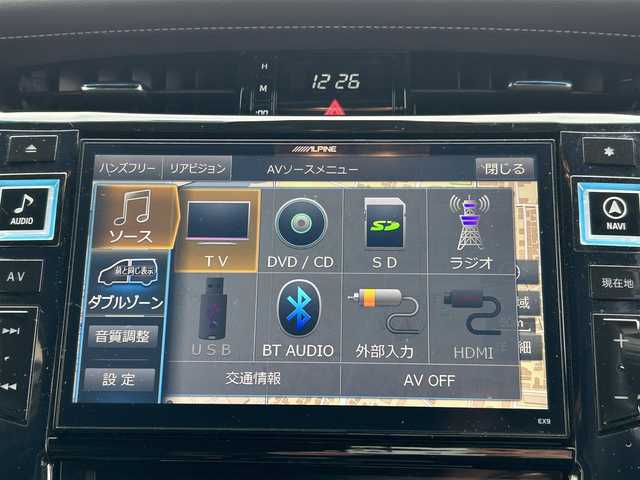 トヨタ ハリアー プレミアム スタイルモーヴ 愛媛県 2015(平27)年 7.3万km ホワイトパールクリスタルシャイン プッシュスタート/社外メモリナビ（AM/FM/CD/DVD/Bluetooth/フルセグTV）/バックカメラ/ETC/クルーズコントロール/パワーバックドア/シートヒーター/パワーシート/横滑り防止装置/レーンキープアシスト/オートライト/オートマチックハイビーム