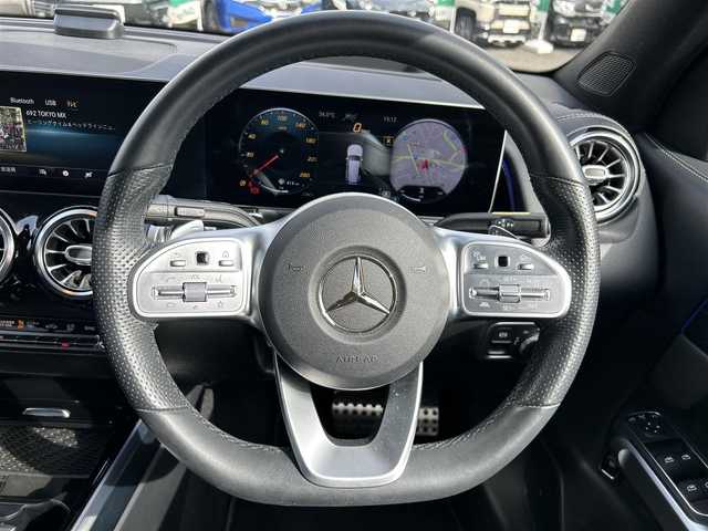 メルセデス・ベンツ ＧＬＢ２００ｄ AMGライン 東京都 2020(令2)年 2.7万km コスモスブラック ワンオーナー/ナビゲーションパッケージ/・10.25インチディスプレイ/・Bluetoothオーディオ/USBオーディオ/フルセグTV/レザーエクスクルーシブパッケージ/・チタニウムグレー革シート/アドバンスドパッケージ/・ヘッドアップディスプレイ/・アドバンスドサウンドシステム/パノラミックスライディングルーフ/レーダーセーフティパッケージ/パワーシート/シートヒーター（1列目）/純正19インチアルミホイール/・5本ツインスポーク/アンビエントライト/取扱説明書/説明書/スペアキー1本