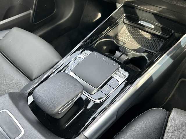 メルセデス・ベンツ ＧＬＢ２００ｄ AMGライン 東京都 2020(令2)年 2.7万km コスモスブラック ワンオーナー/ナビゲーションパッケージ/・10.25インチディスプレイ/・Bluetoothオーディオ/USBオーディオ/フルセグTV/レザーエクスクルーシブパッケージ/・チタニウムグレー革シート/アドバンスドパッケージ/・ヘッドアップディスプレイ/・アドバンスドサウンドシステム/パノラミックスライディングルーフ/レーダーセーフティパッケージ/パワーシート/シートヒーター（1列目）/純正19インチアルミホイール/・5本ツインスポーク/アンビエントライト/取扱説明書/説明書/スペアキー1本