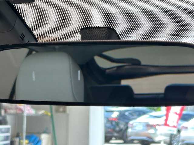 トヨタ プリウス S ツーリングセレクション 宮城県 2016(平28)年 11.7万km ホワイトパールクリスタルシャイン トヨタセーフティセンス/・プリクラッシュセーフティ/・レーンデバーチャーアラート/・ブラインドスポットモニター/・リアクロストラフィックアラート/純正SDナビ/バックカメラ/LEDヘッドライト/ビルドインETC/プッシュスタート/フルセグTV/レザーシート/ヒートシーター/純正フロアマット/純正アルミホイール