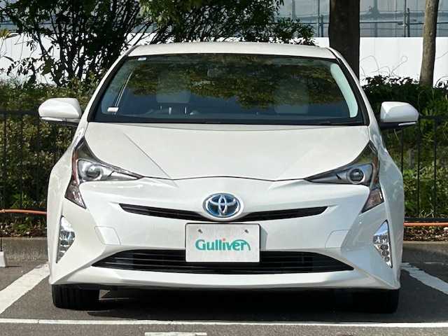 トヨタ プリウス S ツーリングセレクション 宮城県 2016(平28)年 11.7万km ホワイトパールクリスタルシャイン トヨタセーフティセンス/・プリクラッシュセーフティ/・レーンデバーチャーアラート/・ブラインドスポットモニター/・リアクロストラフィックアラート/純正SDナビ/バックカメラ/LEDヘッドライト/ビルドインETC/プッシュスタート/フルセグTV/レザーシート/ヒートシーター/純正フロアマット/純正アルミホイール