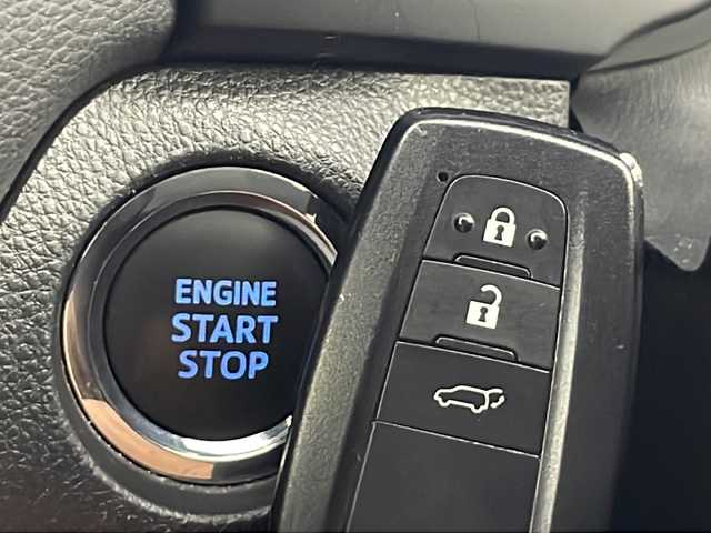 トヨタ ＲＡＶ４ G 秋田県 2021(令3)年 4.7万km アティチュードブラックマイカ 4WD/純正ディスプレイオーディオ/（AM/FM/BT/USB）/モデリスタフルエアロ/フロント・サイド・リアカメラ/電動パーキングブレーキ/オートホールド/レザーシート/D席パワーシート/シートメモリー/前席シートヒーター/ステアリングヒーター/オートライト/オートマチックハイビーム/フォグランプ/リアフォグランプ/スマートキー/スペアキー/トヨタセーフティーセンス/衝突被害軽減ブレーキ/レーンキープアシスト/パーキングサポートブレーキ/レーダークルーズコントロール/ビルトインETC/前後コーナーセンサー/ブラインドスポットモニター/純正１８インチアルミホイール/純正フロアマット