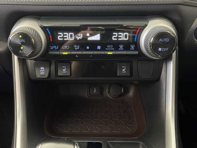 トヨタ ＲＡＶ４ G 秋田県 2021(令3)年 4.7万km アティチュードブラックマイカ 4WD/純正ディスプレイオーディオ/（AM/FM/BT/USB）/モデリスタフルエアロ/フロント・サイド・リアカメラ/電動パーキングブレーキ/オートホールド/レザーシート/D席パワーシート/シートメモリー/前席シートヒーター/ステアリングヒーター/オートライト/オートマチックハイビーム/フォグランプ/リアフォグランプ/スマートキー/スペアキー/トヨタセーフティーセンス/衝突被害軽減ブレーキ/レーンキープアシスト/パーキングサポートブレーキ/レーダークルーズコントロール/ビルトインETC/前後コーナーセンサー/ブラインドスポットモニター/純正１８インチアルミホイール/純正フロアマット