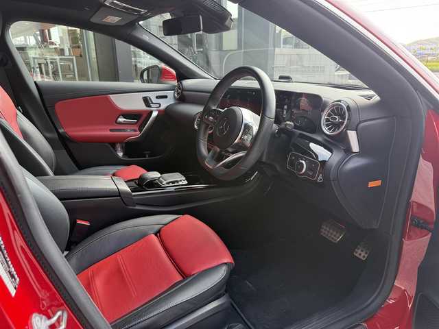 メルセデス・ベンツ ＣＬＡ２００ｄ AMGライン 和歌山県 2019(令1)年 2万km ジュピターレッド ワンオーナー /レザーEXP /アドバンスドパッケージ /赤黒レザー /パノラマSR /純正ナビ /フルセグ /全方位カメラ /HUD /ACC /レーダーSF /コーナーセンサー /マルチビームLED /シートヒーター /キーレスゴー /スペアキー /ETC