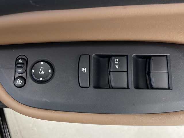 ホンダ フィット e:HEVリュクス 秋田県 2020(令2)年 4.9万km プレミアムグラマラスブロンズP 4WD/純正ナビ/(FM/AM/フルセグTV/Bluetooth/CD/DCD)/バックカメラ/ハーフレザーシート/ホンダセンシング/衝突軽減装置/レーンキープアシスト/コーナーセンサー/クルーズコントロール/横滑り防止装置/アイドリングストップ/オートブレーキホールド/ワイパーデアイサー/ビルトインETC/ドライブレコーダー/ステアリングリモコン/前席シートヒーター/ドアミラーヒーター/ステアリングヒーター/LEDヘッドライト/フォグランプ/オートライト/置くだけ充電/純正アルミホイール/純正フロアマット/プッシュスタート/スマートキー