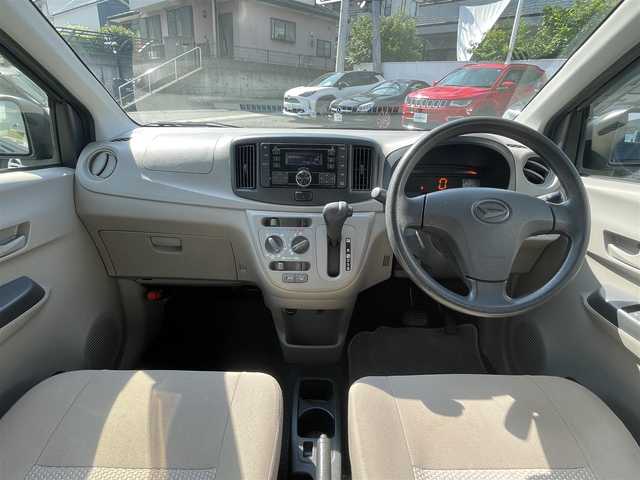 ダイハツ ミラ イース L 熊本県 2012(平24)年 11.7万km ブラックマイカメタリック 純正オーディオ/【ＡＭ／ＦＭ／ＣＤ／ＡＵＸ／ＵＳＢ】/ハロゲンヘッドライト/ヘッドライトレベライザー/純正フロアマット/純正ドアバイザー/純正ホイールキャップ