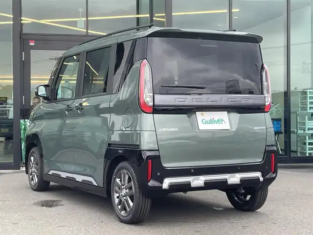 三菱 デリカミニ T プレミアム 東京都 2025(令7)年 0.1千km 緑 届出済未使用車/純正9インチディスプレイオーディオ/アラウンドビューモニター/マイパイロット/両側パワースライドドア/デジタルインナーミラー/ハーフレザーシート/シートヒーター/ステアリングヒーター/アイドリングストップ/コーナーセンサー/スマートキー/純正15インチアルミホイール