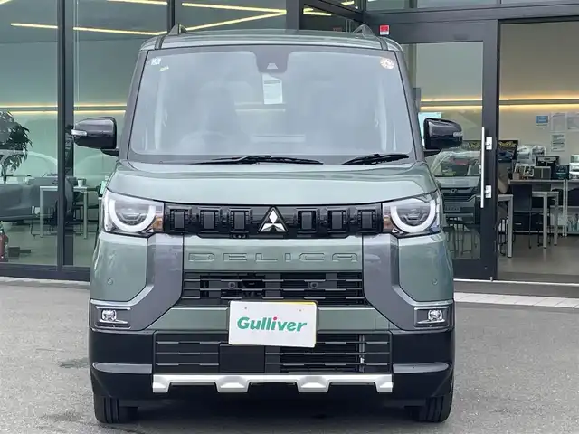 三菱 デリカミニ T プレミアム 東京都 2025(令7)年 0.1千km 緑 届出済未使用車/純正9インチディスプレイオーディオ/アラウンドビューモニター/マイパイロット/両側パワースライドドア/デジタルインナーミラー/ハーフレザーシート/シートヒーター/ステアリングヒーター/アイドリングストップ/コーナーセンサー/スマートキー/純正15インチアルミホイール