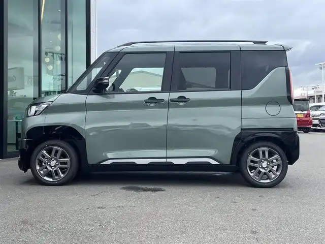 三菱 デリカミニ T プレミアム 東京都 2025(令7)年 0.1千km 緑 届出済未使用車/純正9インチディスプレイオーディオ/アラウンドビューモニター/マイパイロット/両側パワースライドドア/デジタルインナーミラー/ハーフレザーシート/シートヒーター/ステアリングヒーター/アイドリングストップ/コーナーセンサー/スマートキー/純正15インチアルミホイール