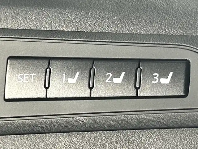 トヨタ アルファード S Cパッケージ 神奈川県 2022(令4)年 3.3万km ホワイトパールクリスタルシャイン トヨタセーフティセンス/純正メーカーナビ/・BT/フルセグTV/MiraCast/AM/FM/バックカメラ/純正フリップダウンモニター/デジタルインナーミラー/ツインムーンルーフ/BSM/レザーシート/パワーシート(D/N/2列目)/シートヒーター(D/N)/ベンチレーション(D/N)/メモリシート(D)/ビルトインETC/前後ドライブレコーダー/電動サイドブレーキ/オートブレーキホールド/電動リアゲート/ウッドコンビ調ステアリング/ステアリングスイッチ/ステアリングヒーター/Autoライト/2列目サンシェード/MTモード/三眼LEDヘッドライト/AFS/フォグランプ/モデリスタ(F/R)/純正フロアマット/純正ドアバイザー/純正18インチアルミホイール