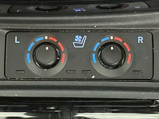 トヨタ アルファード S Cパッケージ 神奈川県 2022(令4)年 3.3万km ホワイトパールクリスタルシャイン トヨタセーフティセンス/純正メーカーナビ/・BT/フルセグTV/MiraCast/AM/FM/バックカメラ/純正フリップダウンモニター/デジタルインナーミラー/ツインムーンルーフ/BSM/レザーシート/パワーシート(D/N/2列目)/シートヒーター(D/N)/ベンチレーション(D/N)/メモリシート(D)/ビルトインETC/前後ドライブレコーダー/電動サイドブレーキ/オートブレーキホールド/電動リアゲート/ウッドコンビ調ステアリング/ステアリングスイッチ/ステアリングヒーター/Autoライト/2列目サンシェード/MTモード/三眼LEDヘッドライト/AFS/フォグランプ/モデリスタ(F/R)/純正フロアマット/純正ドアバイザー/純正18インチアルミホイール