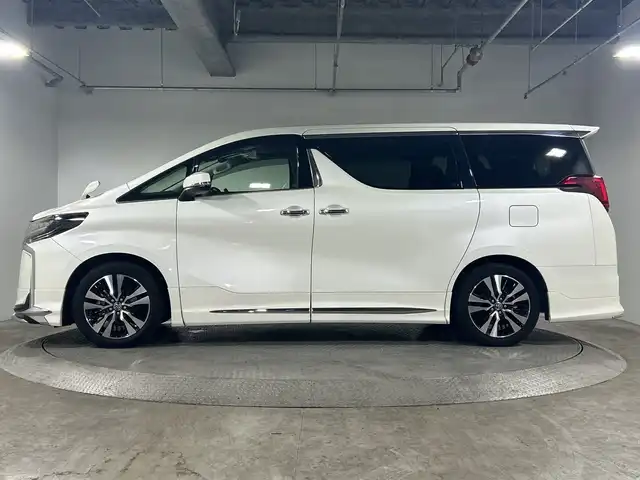 トヨタ アルファード S Cパッケージ 神奈川県 2022(令4)年 3.3万km ホワイトパールクリスタルシャイン トヨタセーフティセンス/純正メーカーナビ/・BT/フルセグTV/MiraCast/AM/FM/バックカメラ/純正フリップダウンモニター/デジタルインナーミラー/ツインムーンルーフ/BSM/レザーシート/パワーシート(D/N/2列目)/シートヒーター(D/N)/ベンチレーション(D/N)/メモリシート(D)/ビルトインETC/前後ドライブレコーダー/電動サイドブレーキ/オートブレーキホールド/電動リアゲート/ウッドコンビ調ステアリング/ステアリングスイッチ/ステアリングヒーター/Autoライト/2列目サンシェード/MTモード/三眼LEDヘッドライト/AFS/フォグランプ/モデリスタ(F/R)/純正フロアマット/純正ドアバイザー/純正18インチアルミホイール