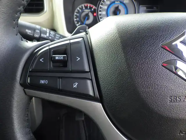 スズキ クロスビー HYBRID MZ 千葉県 2019(平31)年 3.2万km キャラバンアイボリーパールメタリック/ブラック 2トーンルーフ 175/60R16/スズキセーフティサポート/クルーズコントロール/アイドリングストップ/社外メモリーナビ/地デジTV/【DVD/CD再生機能　Bluetooth接続】/バックカメラ/前席シートヒーター/革巻きステアリング/パドルシフト/ETC/LEDヘッドライト/フォグライト/ウインカーミラー/純正16インチアルミホイル/サイド/カーテンエアバッグ/スマートキー