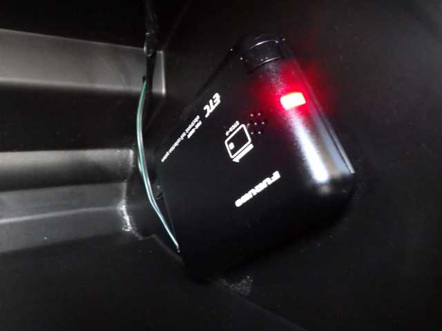 スズキ クロスビー HYBRID MZ 千葉県 2019(平31)年 3.2万km キャラバンアイボリーパールメタリック/ブラック 2トーンルーフ 175/60R16/スズキセーフティサポート/クルーズコントロール/アイドリングストップ/社外メモリーナビ/地デジTV/【DVD/CD再生機能　Bluetooth接続】/バックカメラ/前席シートヒーター/革巻きステアリング/パドルシフト/ETC/LEDヘッドライト/フォグライト/ウインカーミラー/純正16インチアルミホイル/サイド/カーテンエアバッグ/スマートキー