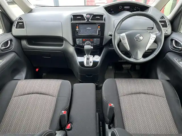 日産 セレナ HWS S HV Vセレ +Sefty 奈良県 2015(平27)年 7.1万km ブリリアントホワイトパール 純正フルセグナビ　/Ｂｌｕｅｔｏｏｔｈ　/ＣＤ／ＤＶＤ　/ＥＴＣ /クルーズコントロール /全方位モニター　/純正フロアマット　/純正ＬＥＤヘッドライト　/レーンキープアシスト　/両側パワースライドドア　/フォグランプ