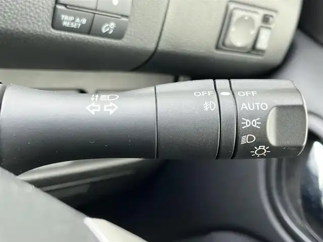 日産 セレナ HWS S HV Vセレ +Sefty 奈良県 2015(平27)年 7.1万km ブリリアントホワイトパール 純正フルセグナビ　/Ｂｌｕｅｔｏｏｔｈ　/ＣＤ／ＤＶＤ　/ＥＴＣ /クルーズコントロール /全方位モニター　/純正フロアマット　/純正ＬＥＤヘッドライト　/レーンキープアシスト　/両側パワースライドドア　/フォグランプ