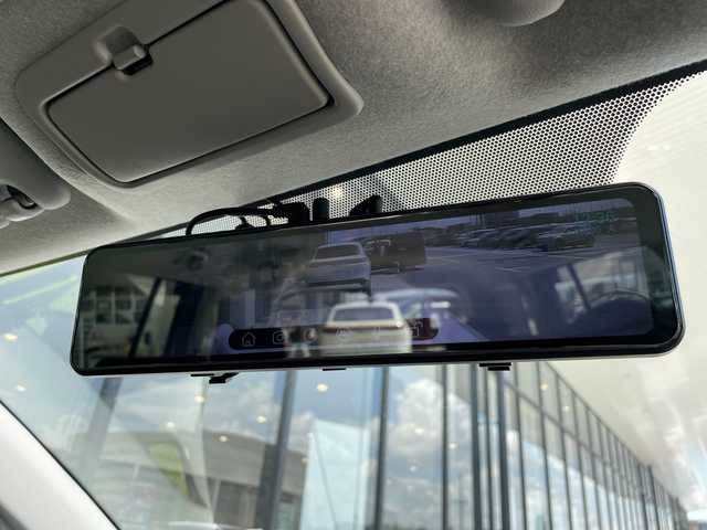 トヨタ アイシス プラタナ 愛知県 2016(平28)年 4.1万km ホワイトパールクリスタルシャイン 純正ナビ/バックカメラ/純正アルミホイール/LEDヘッドライト/インテリジェントミラー/片側パワースライド/ワンセグ/CD DVD/Bluetooth/スマートキー/プッシュスタート/キャリー